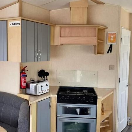 Dees Caravan Lettings Kingfisher Elm 453 Инголдмелс Екстериор снимка