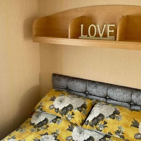 Dees Caravan Lettings Kingfisher Elm 453 Инголдмелс Екстериор снимка