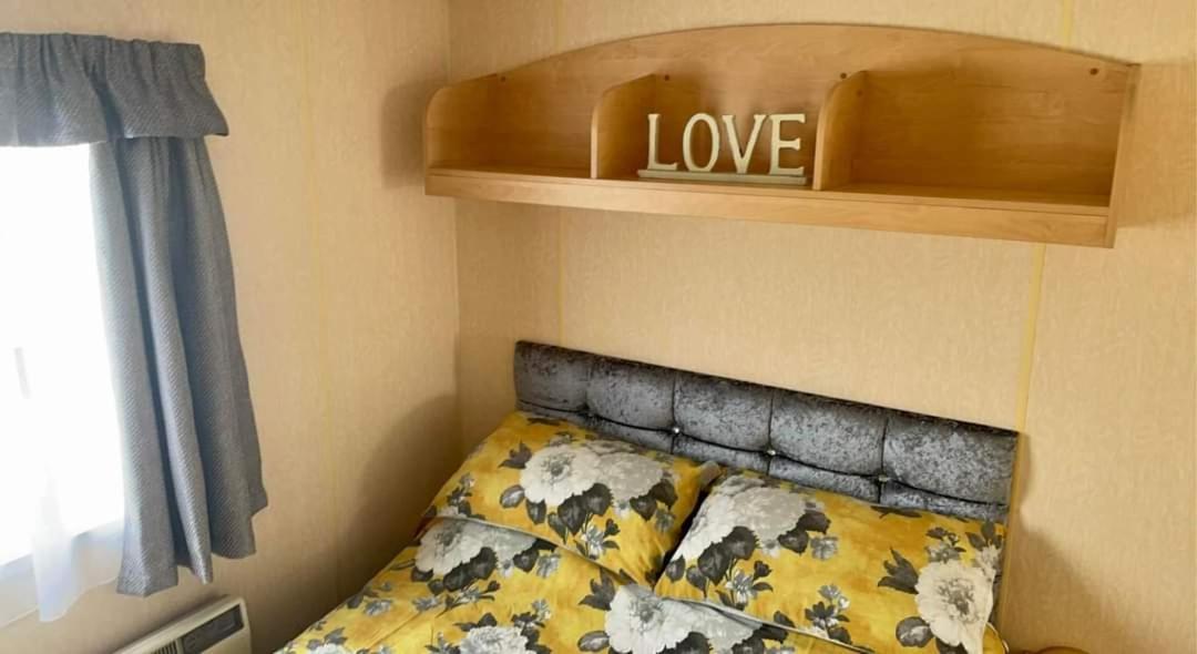 Dees Caravan Lettings Kingfisher Elm 453 Инголдмелс Екстериор снимка