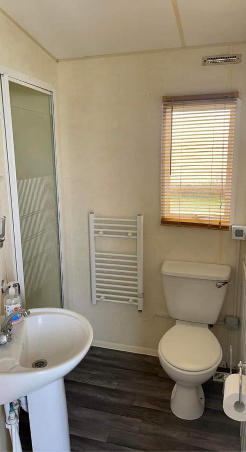 Dees Caravan Lettings Kingfisher Elm 453 Инголдмелс Екстериор снимка