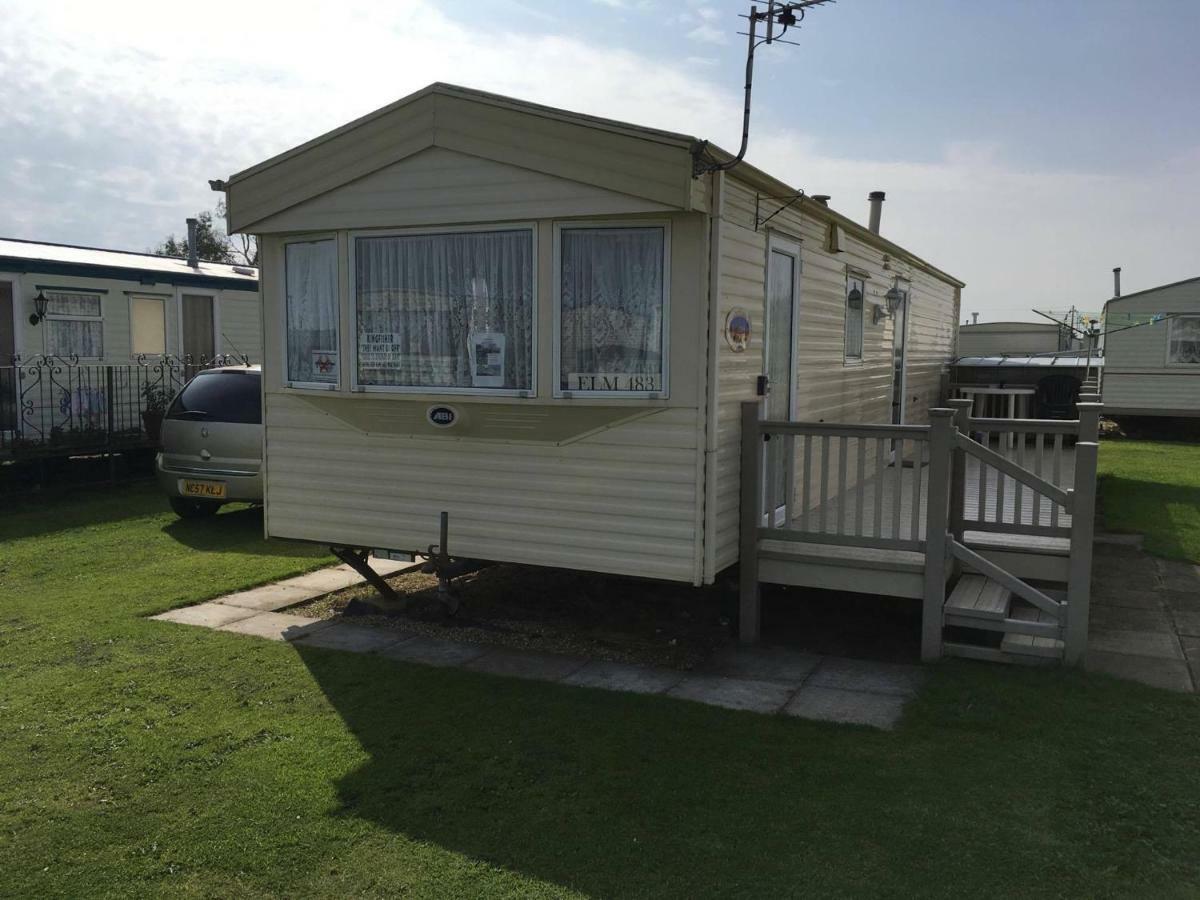 Dees Caravan Lettings Kingfisher Elm 453 Инголдмелс Екстериор снимка